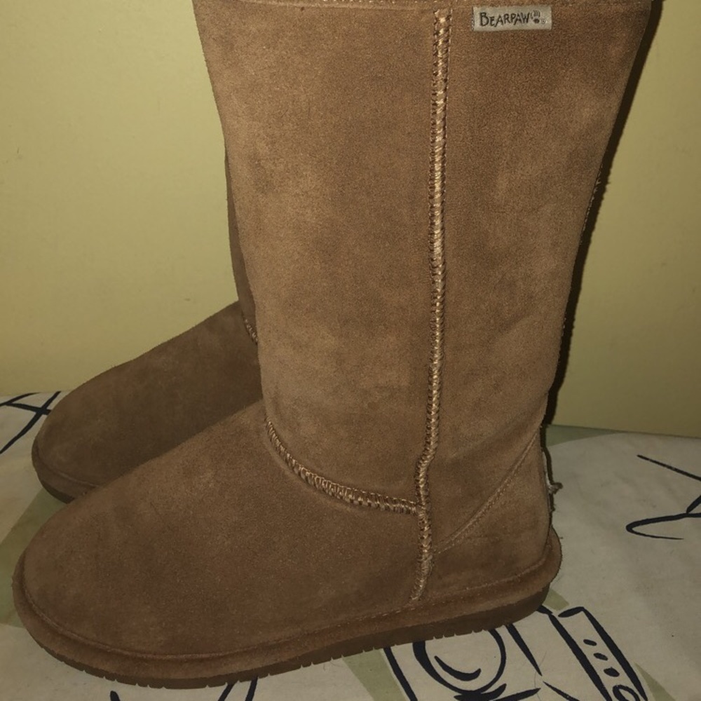 Tall Brown BearPaws Women’s 7